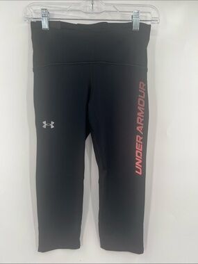 Size Sm  Under Armour Black Compression Capris   NWT